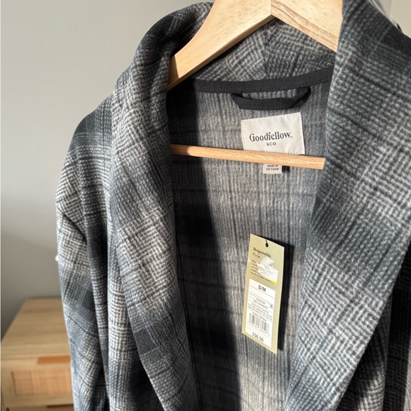 NEW Goodfellow & Co Gray Plaid Robe Size‎ S/M - Picture 2 of 4